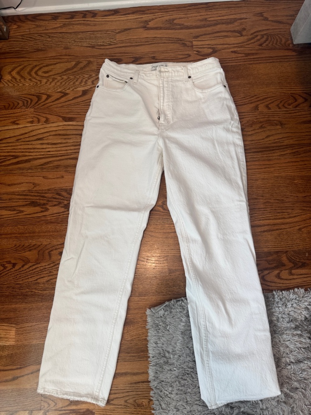 Abercrombie & Fitch Off-White High-Rise Straight Jeans